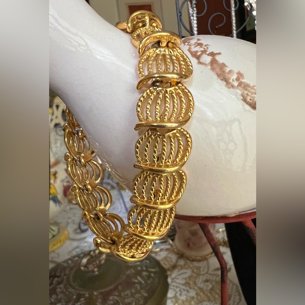 Vintage 70’s~80’s Trifari Gold-Tone Trifanium Bracelet